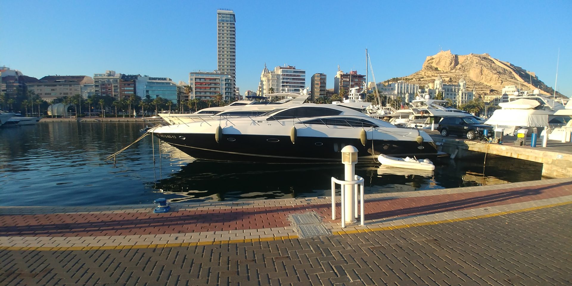 Marina de Alicante — black yacht