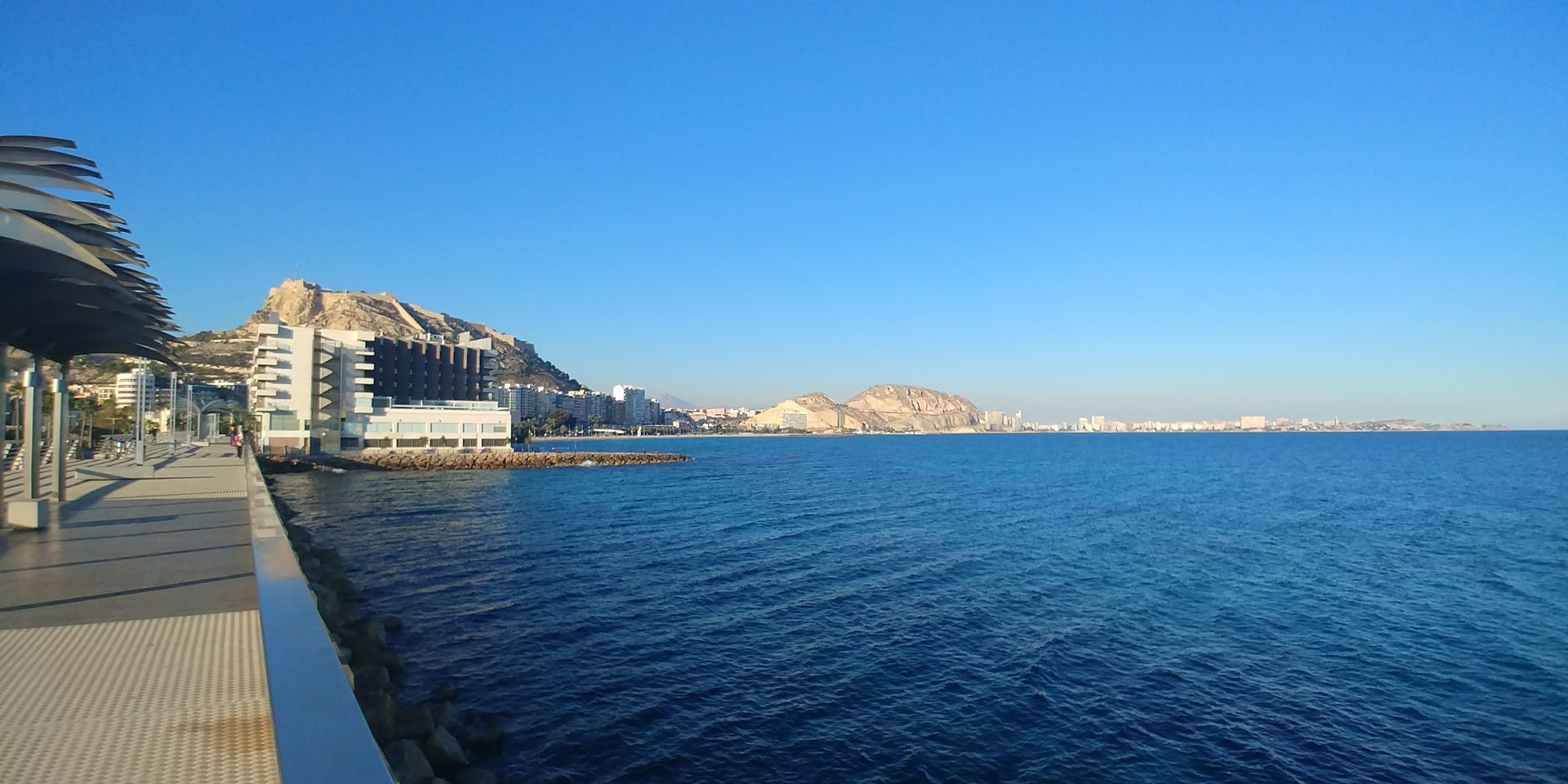 Marina de Alicante — esplanade sea