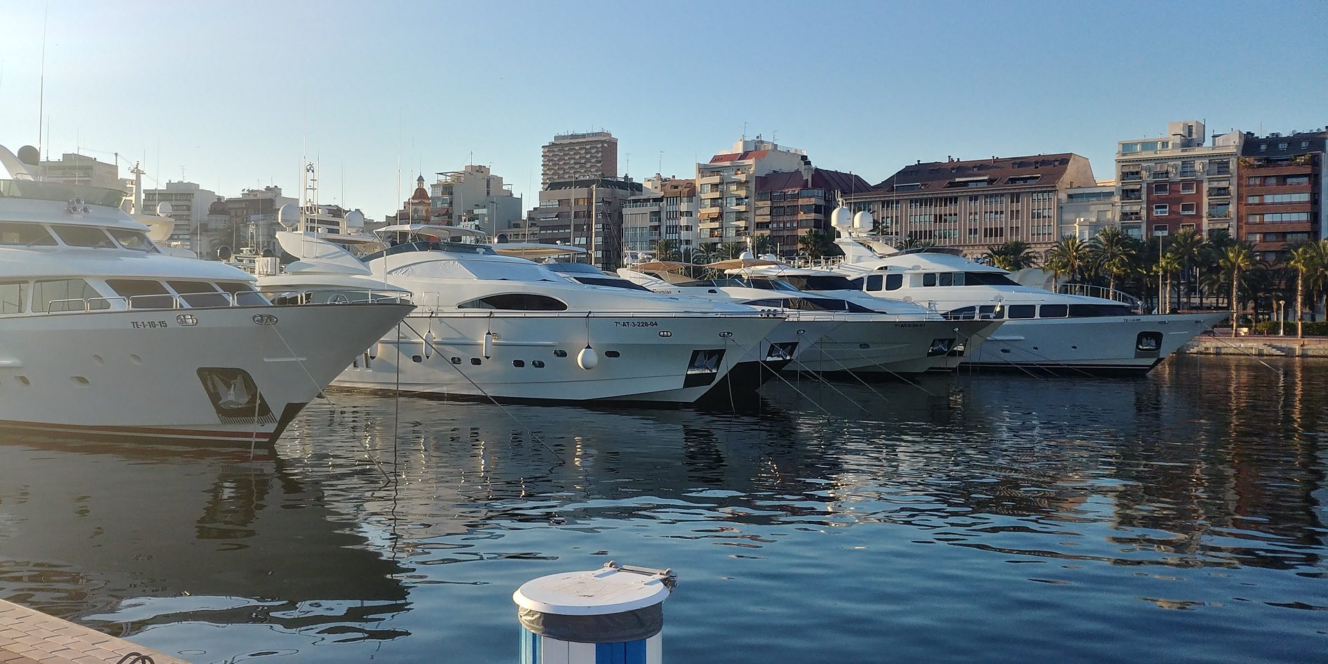 Marina de Alicante — superyacht row gold
