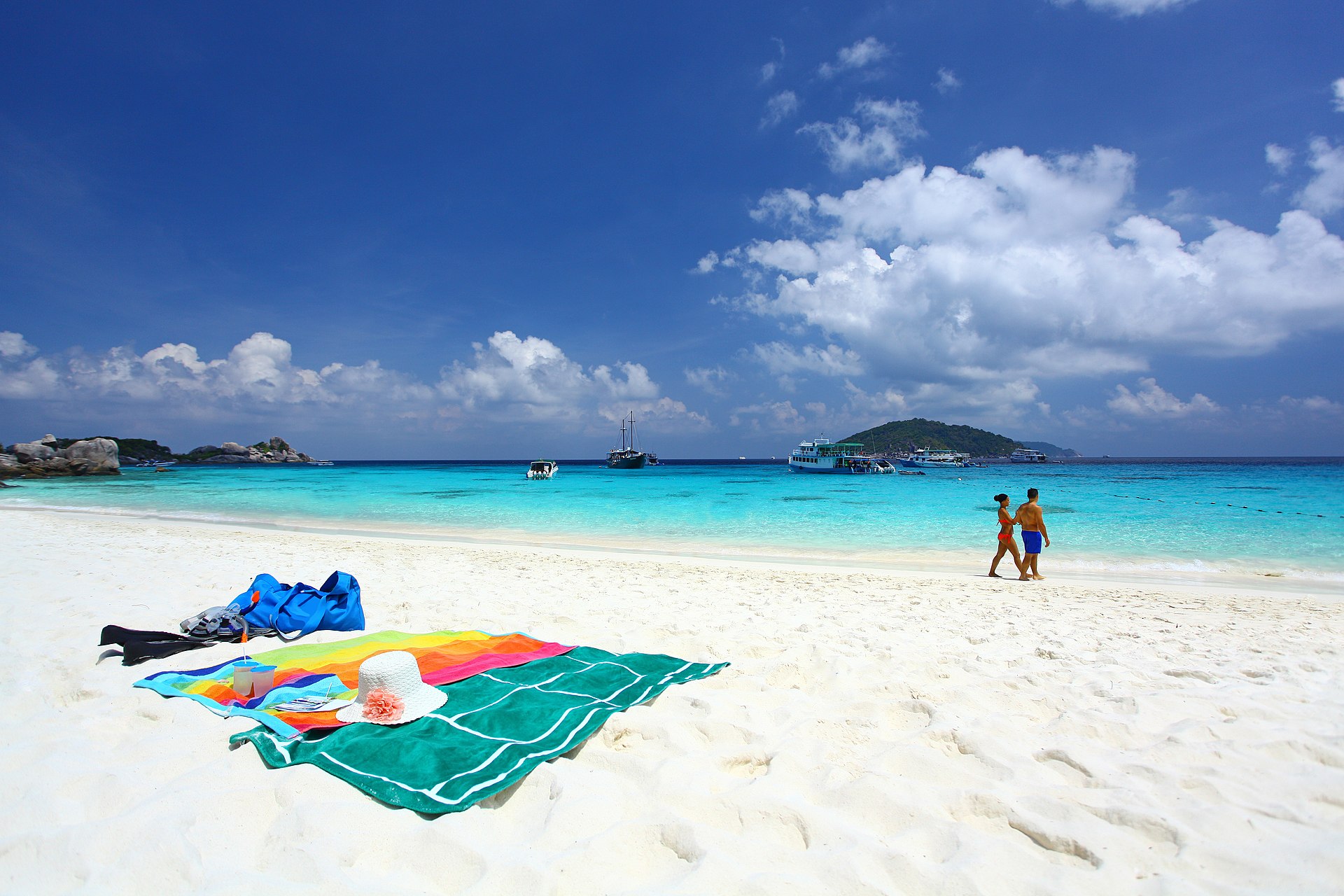 Granite boulders and turquoise water at Mu Ko Similan National Park